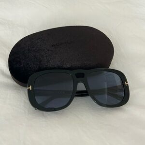 Tom Ford black sunglasses 😎